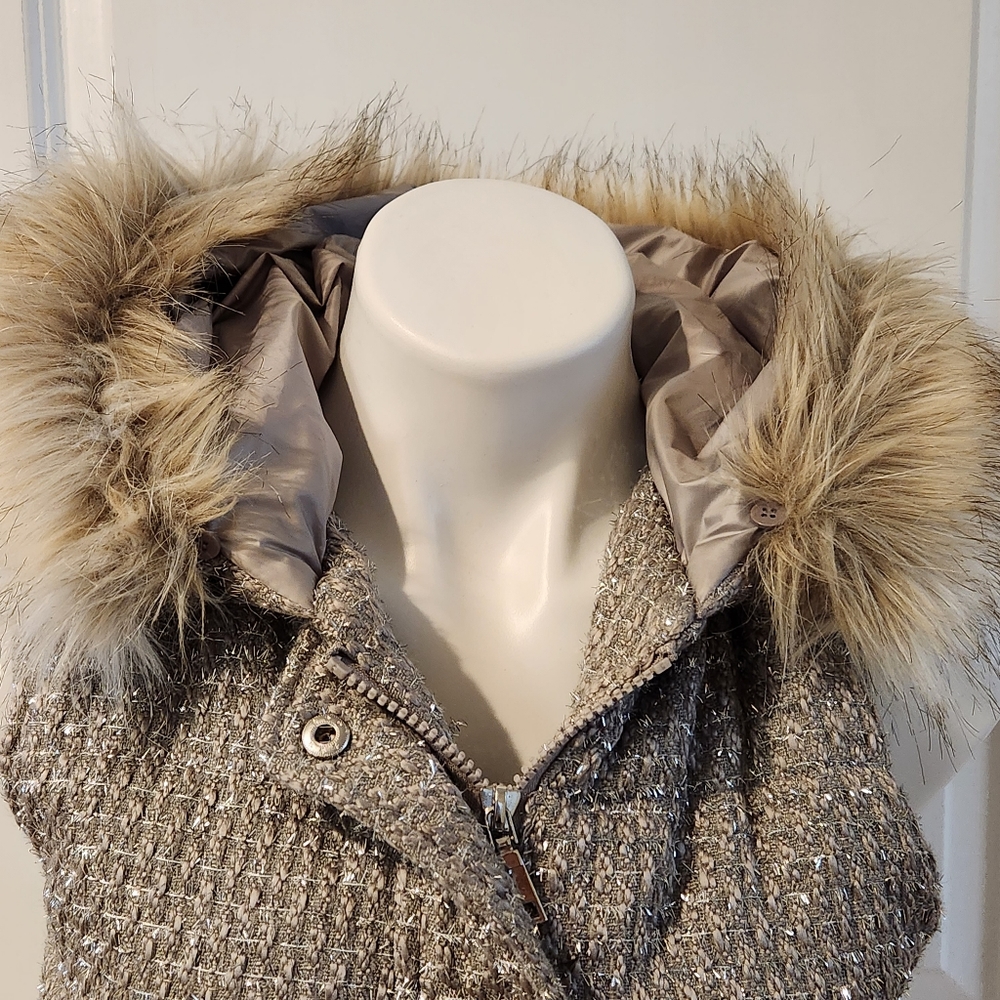 Victoria's Secret XS vest with hood - Picture 3 of 7